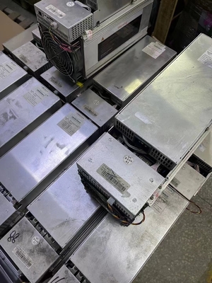Zweite Hand 3250W Bitmain Antminer S19 95T Hashrate 400*195.5*290
